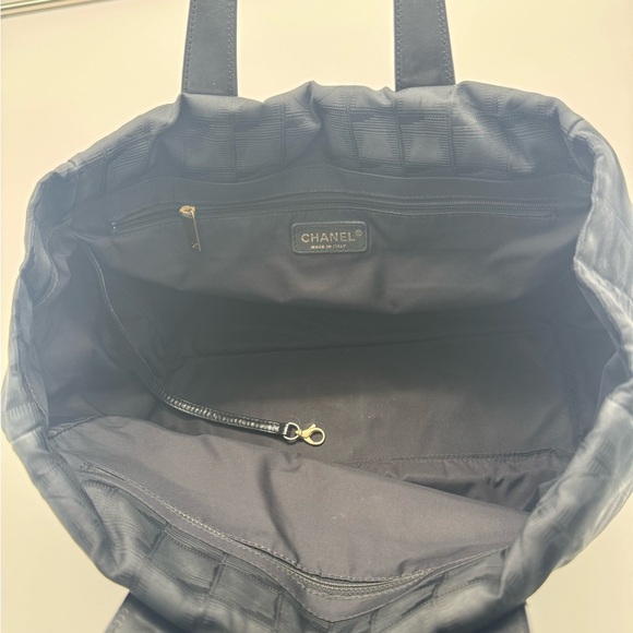 CHANEL Black Tote Bag with Leather Handles - Picture 13 of 15